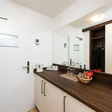 4mex & Living 3* Μόναχο